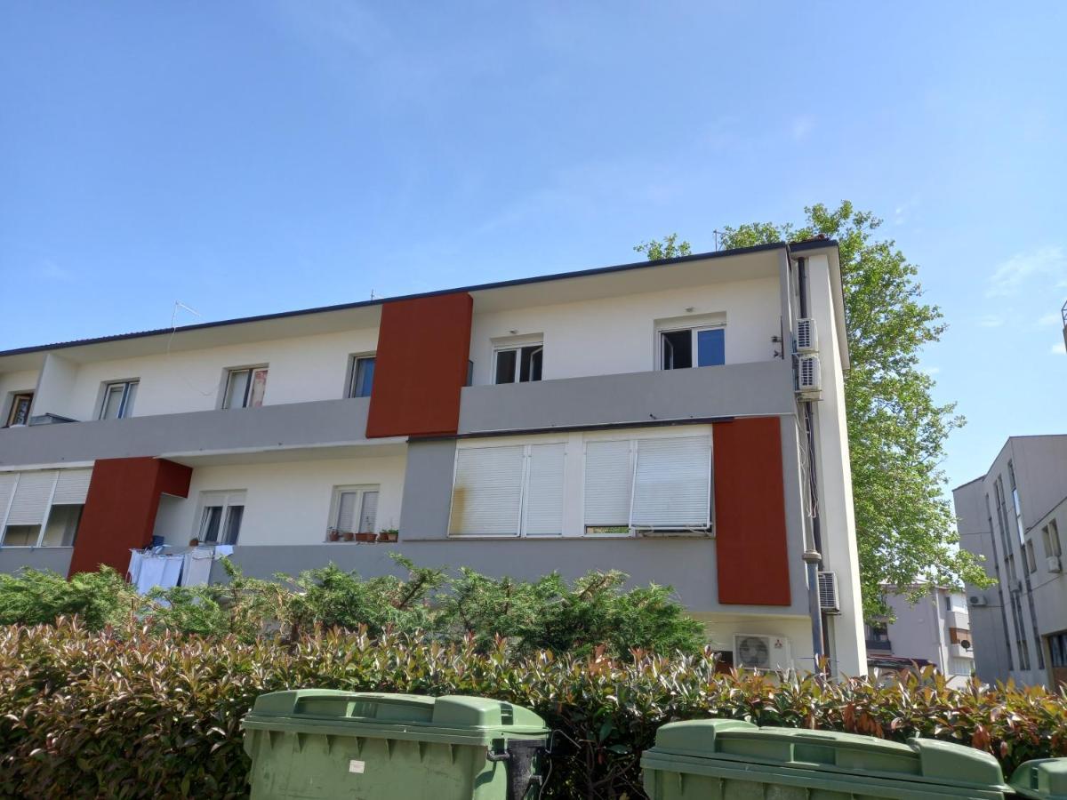 Ferienwohnung La Piazza Umag Exterior foto